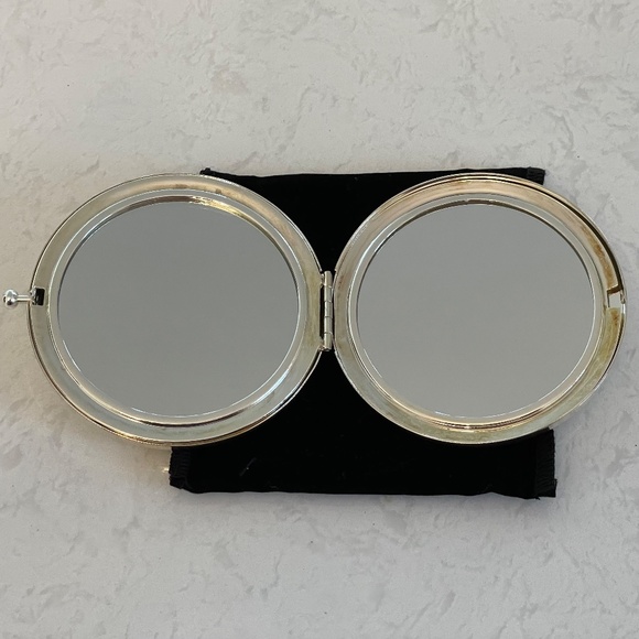 Silver 2 sided Compact Mirror by leif - Picture 4 of 5